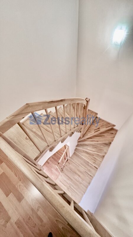 Rodinný dům 4+1/119m2/zahrada 120m2/Praha 9/Ůjezd nad Lesy/Čelkovická/částečně vybaven