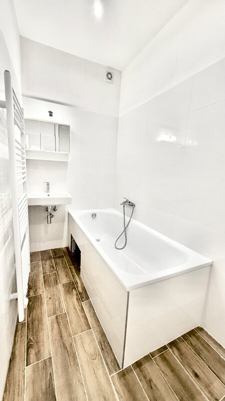 3+KK/75m2/společný balkon/ Praha1/Staré Město/U milosrdných/částečně zařízen