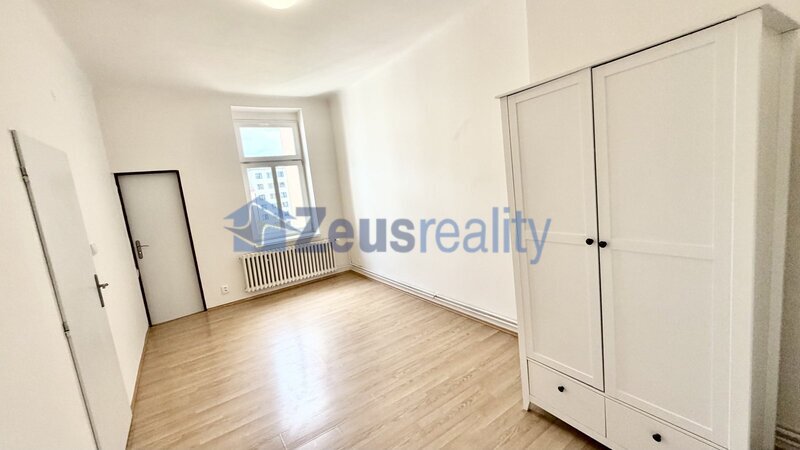 3+1/100m2/Sokolovská/Praha 9/Vysočany/částečně vybaven