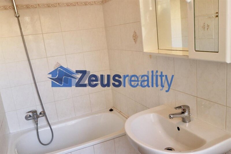 1+1/balkon/48m2/Lípová/Nové Město/Praha 2/zařízen/u metra a tramvaje