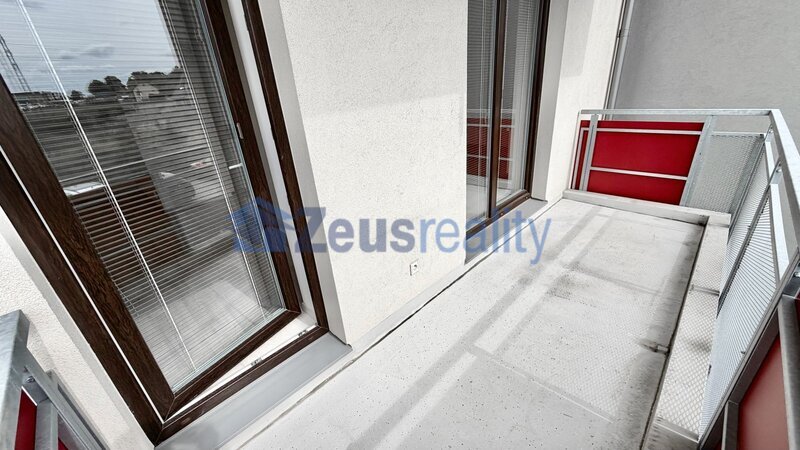 1+KK/46m2/balkon/sklep/garážové stání/Říčany/Na výšině/částěčně vybaven/novostavba
