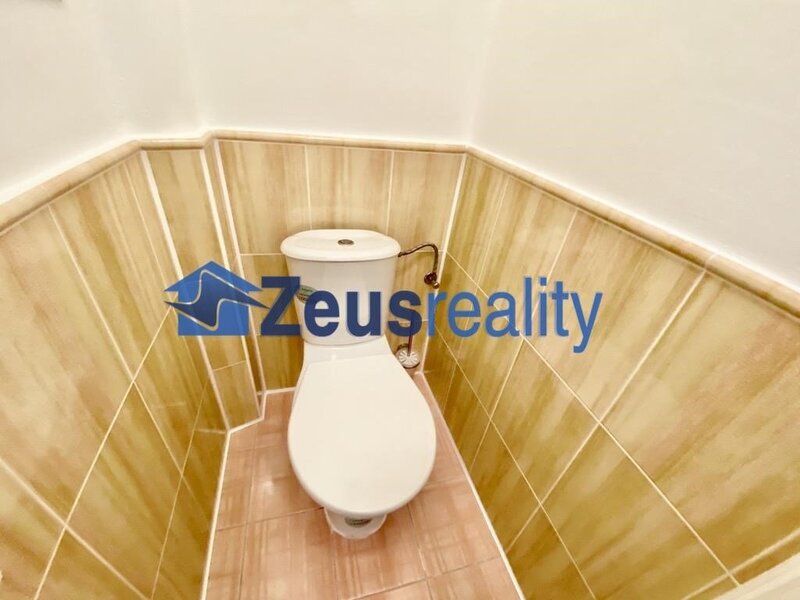 1+KK/25m2/balkon/Praha 4/ Pankrác/Hvězdova/ po rekonstrukci/zařízen částečně