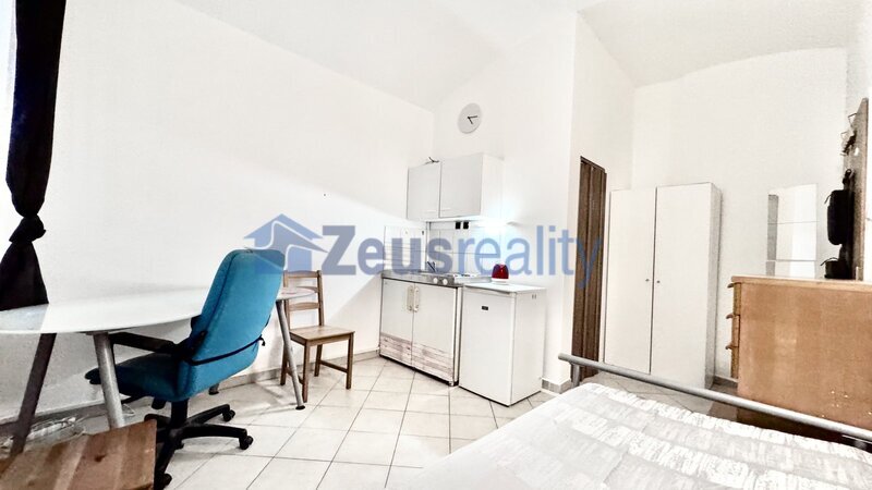 Kancelář/1 místnost/25m2/Praha 2/ Vinohrady/Lužická/u metra/vybaveno/