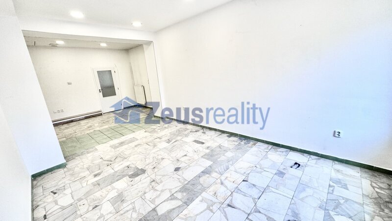 Kancelář/Obchod/75m2/ Praha 9 /Vysočany/Českomoravská/frekventovaná ulice/