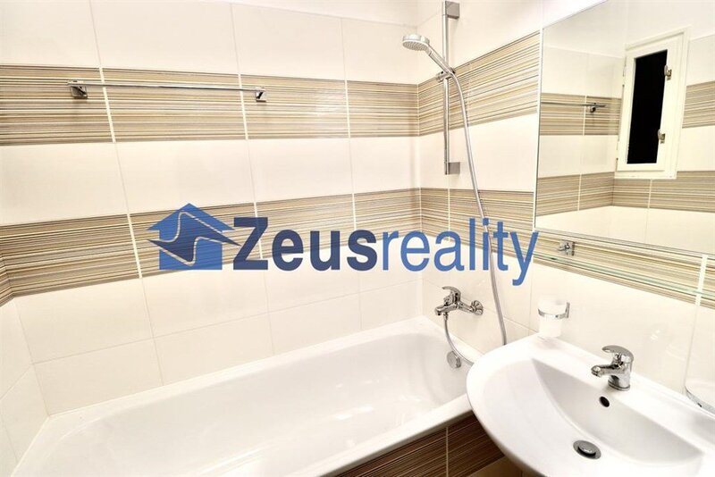 1+KK/ 29m2/balkon/Praha 4/ Pankrác/Hvězdova/ po rekonstrukci/zařízen částečně