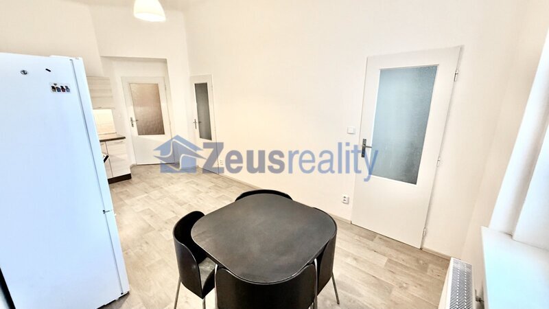 2+KK/58m2/balkon/2xkomora/Praha 2/Vinohrady/Vinohradská/u metra/část.zařízen/