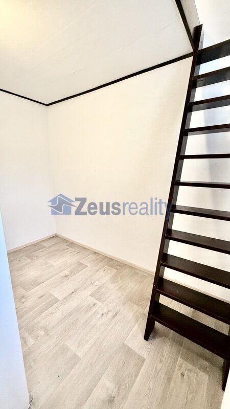 2+KK/58m2/balkon/2xkomora/Praha 2/Vinohrady/Vinohradská/u metra/část.zařízen/