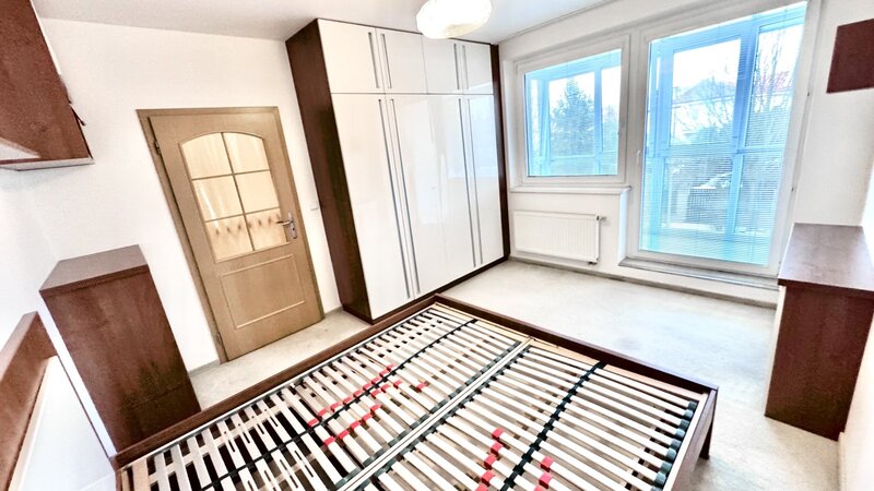 Rodinný dům 4+KK /119m2/zahrada 120m2/Praha 9/Ůjezd nad Lesy/Čelkovická/částečně vybaven