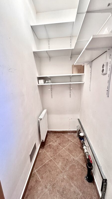 Rodinný dům 4+KK /119m2/zahrada 120m2/Praha 9/Ůjezd nad Lesy/Čelkovická/částečně vybaven