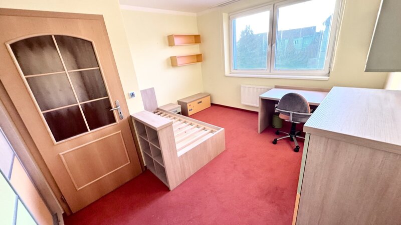 Rodinný dům 4+KK /119m2/zahrada 120m2/Praha 9/Ůjezd nad Lesy/Čelkovická/částečně vybaven