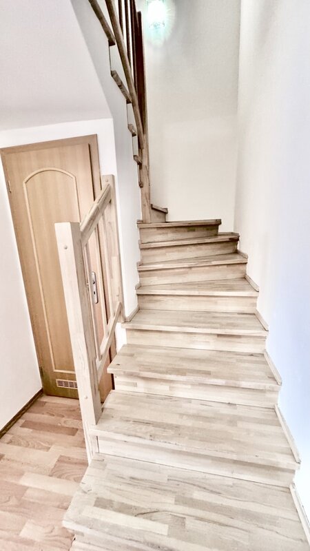 Rodinný dům 4+KK /119m2/zahrada 120m2/Praha 9/Ůjezd nad Lesy/Čelkovická/částečně vybaven