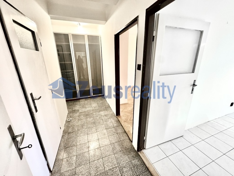 2+kk/balkon/53m2/Praha 10/V olšinách/Strašnice/