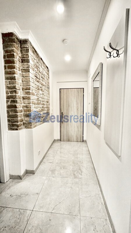 1+1/56m2/společný balkon/Plzeňská/Praha 5/Smíchov/zařízen komplet