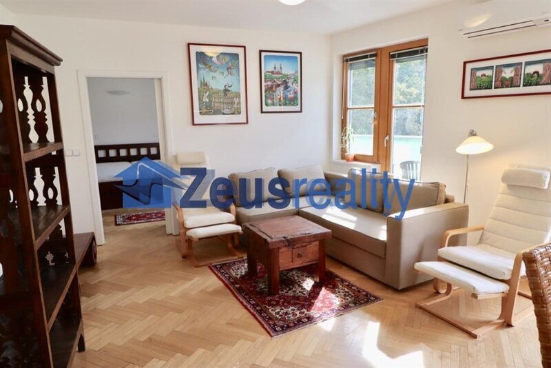 2+KK/šatna/balkon/88m2/Břevnov/8.listopadu/Praha 6/garážového stání/zařízen komplet/novostavba