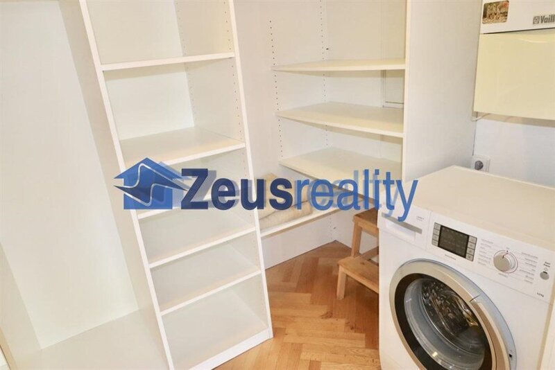 2+KK/šatna/balkon/88m2/Břevnov/8.listopadu/Praha 6/garážového stání/zařízen komplet/novostavba