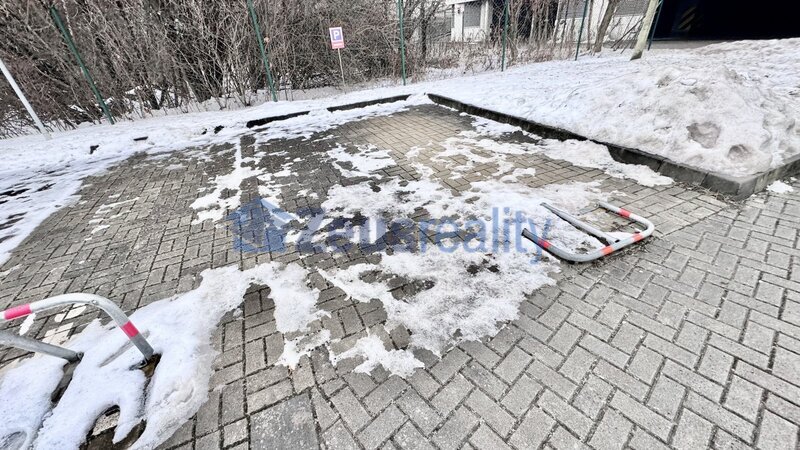 Venkovní parkovací stání/13m2/Praha 9/Vysočany/Ocelářská/