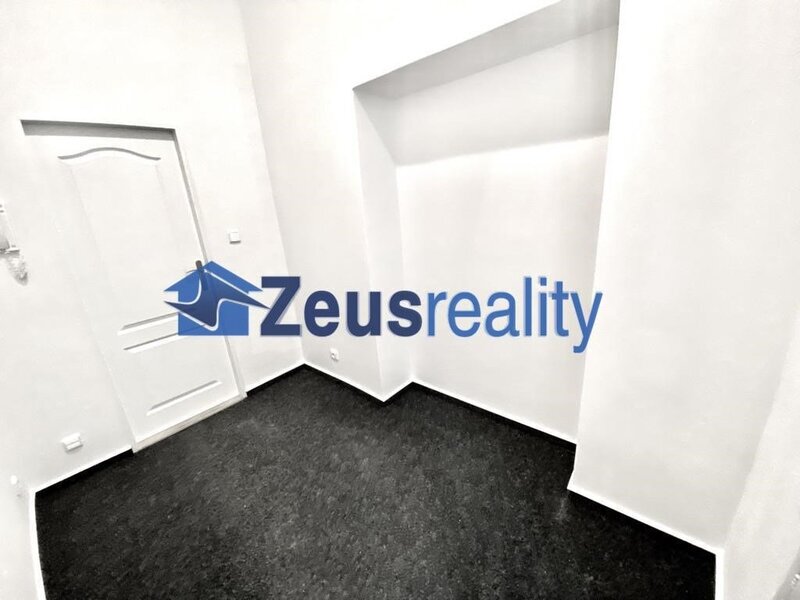 Kancelář/5,35m2/Praha 1/Kaprova/Staré město/nezařízeno