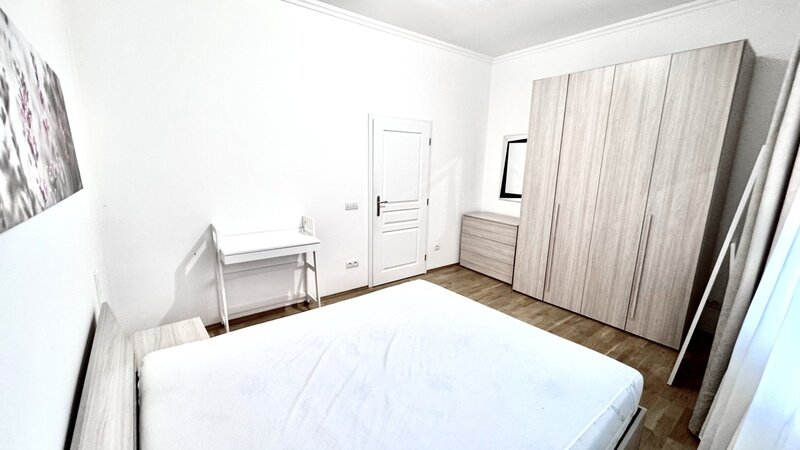 2+KK/31m2/terasa/Praha 2/Nové Město/Vyšehradská/po rekonstrukci/zařízen komplet