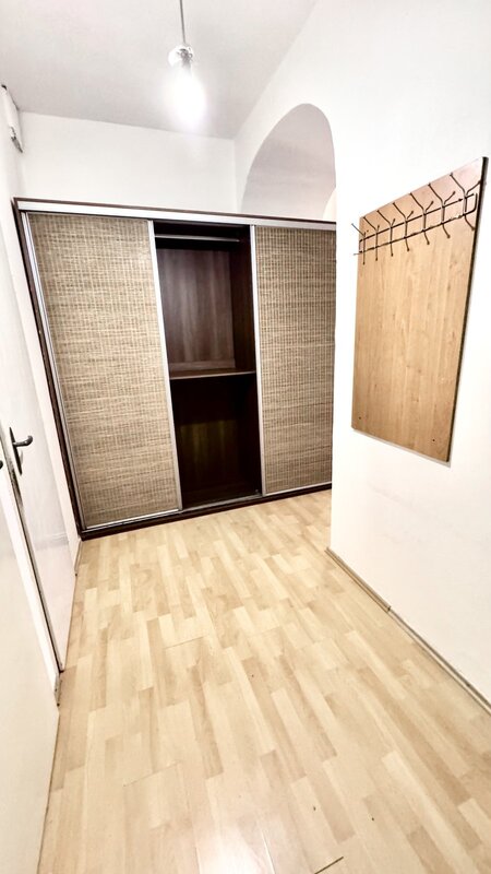 3+KK/balkon/komora/95m2/Na veselí/Nusle/Praha 4/částečně zařízeno/u tramvaje a metro