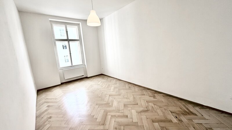 2+1/75m2/společný balkon/ Praha1/Staré Město/U milosrdných/částečně zařízen