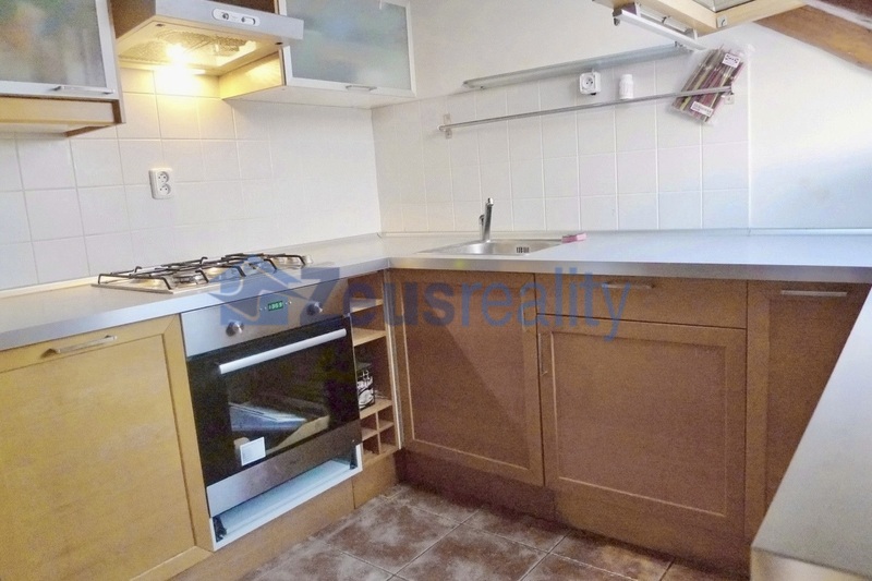 3+1/90m2/Klapkova/Praha 8/Kobylisy/částečně vybaven
