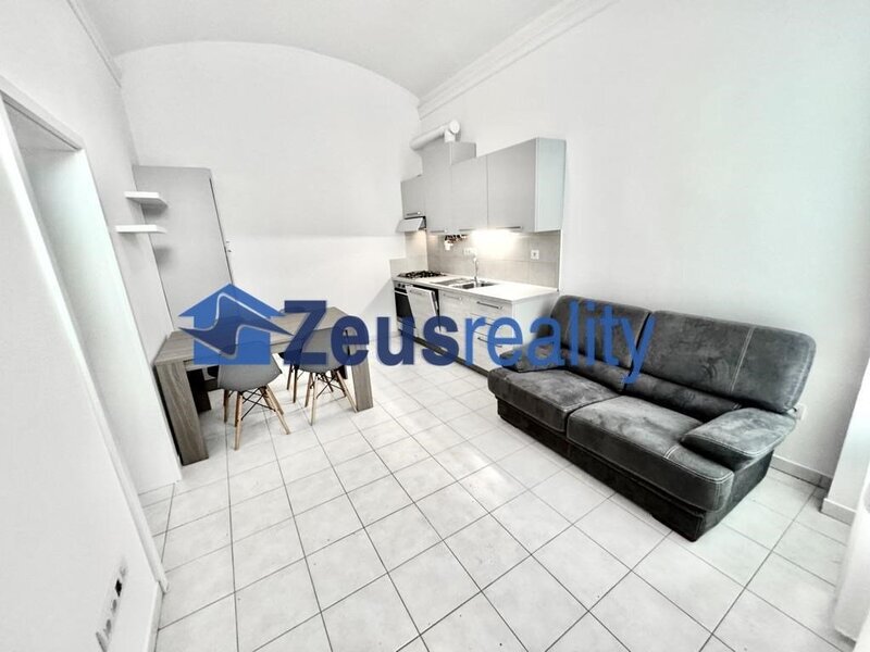 1+1/33m2/Vyšehradská /Praha 2/Nové Město/zařízen