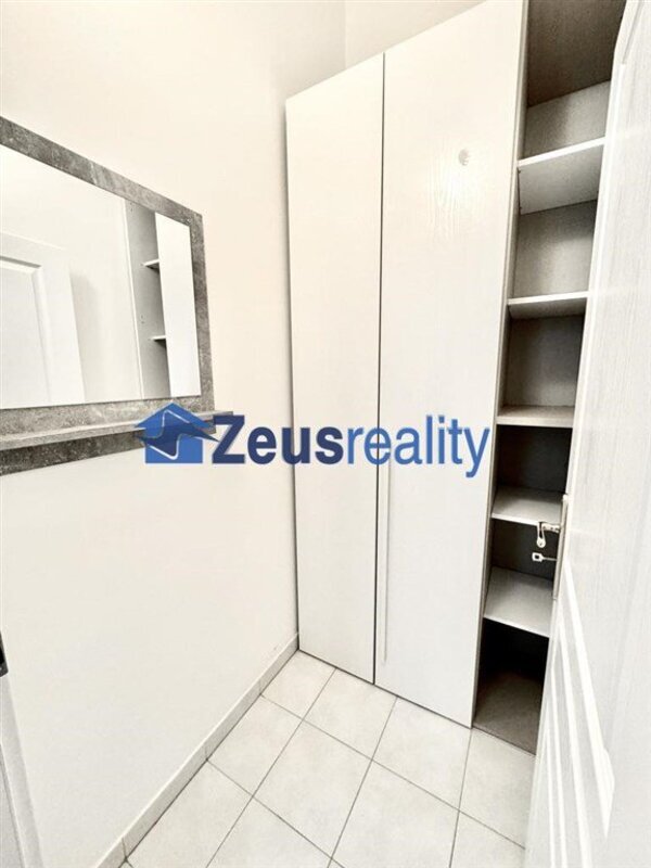 1+1/33m2/Vyšehradská /Praha 2/Nové Město/zařízen