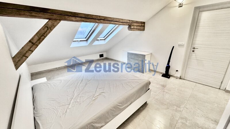 2+KK/56m2/společný balkon/Plzeňská/Praha 5/Smíchov/zařízen komplet