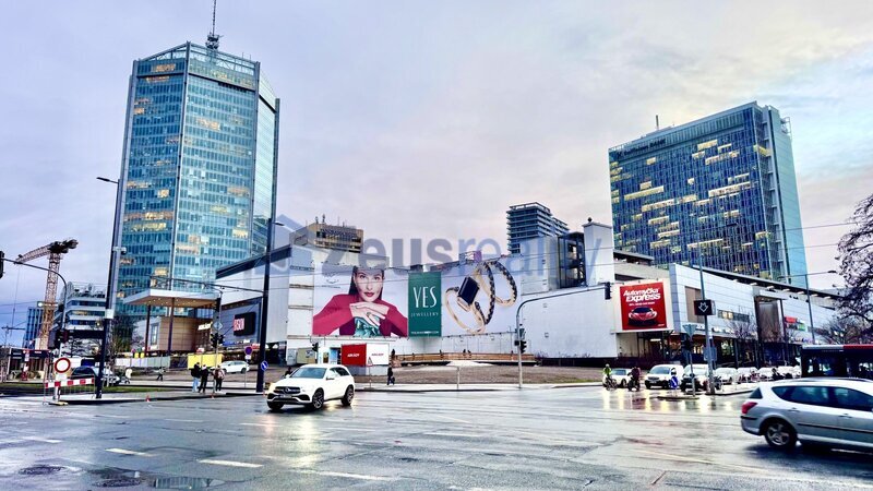 1+KK/25m2/balkon/Praha 4/ Pankrác/Hvězdova/ po rekonstrukci/zařízen částečně