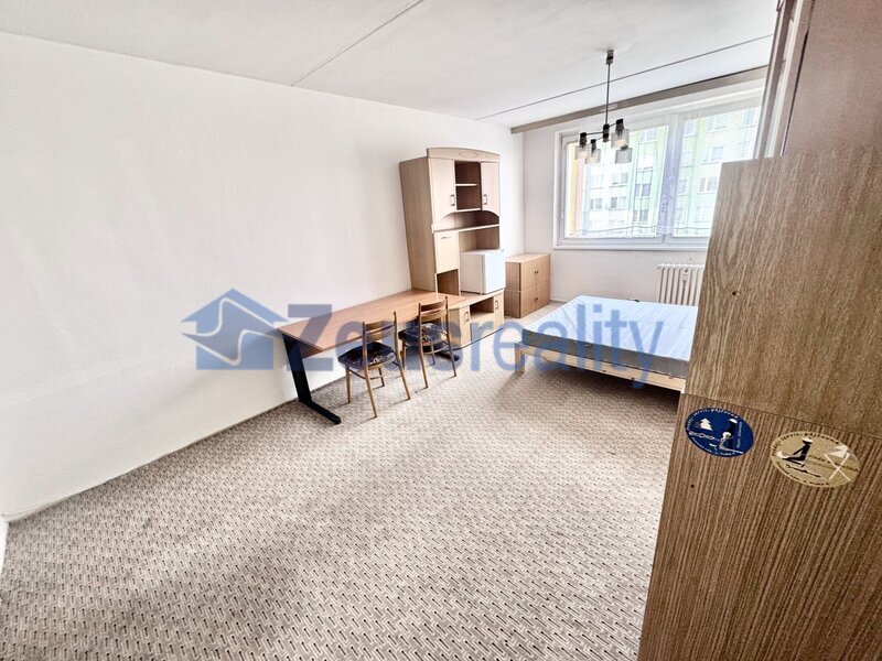 Pokoj v bytě 3+1/komora/Praha 9 /Černý Most/Vybíralova /zařízen/u metra