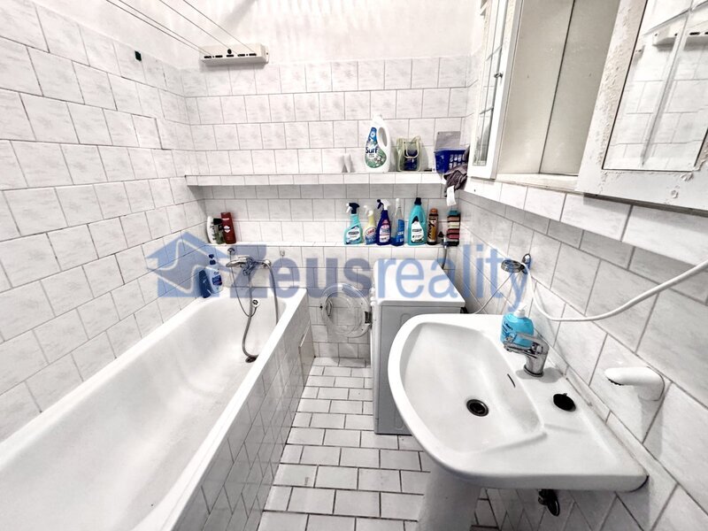 Pokoj v bytě 3+1/komora/Praha 9 /Černý Most/Vybíralova /zařízen/u metra