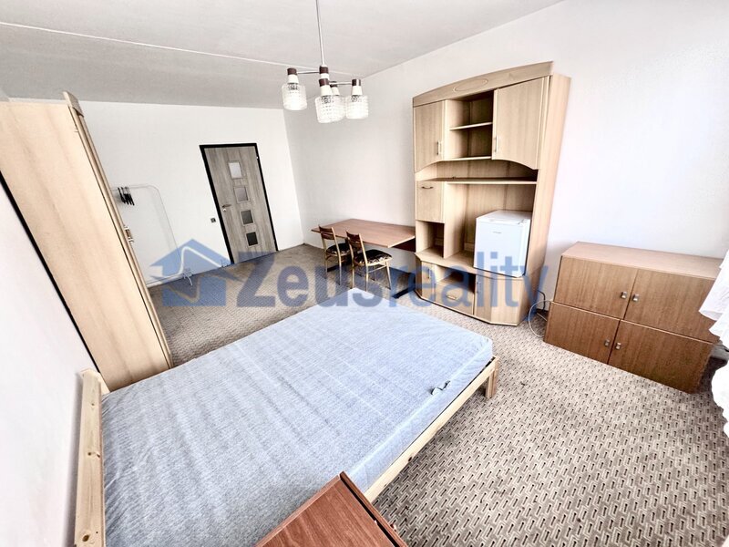 Pokoj v bytě 3+1/komora/Praha 9 /Černý Most/Vybíralova /zařízen/u metra