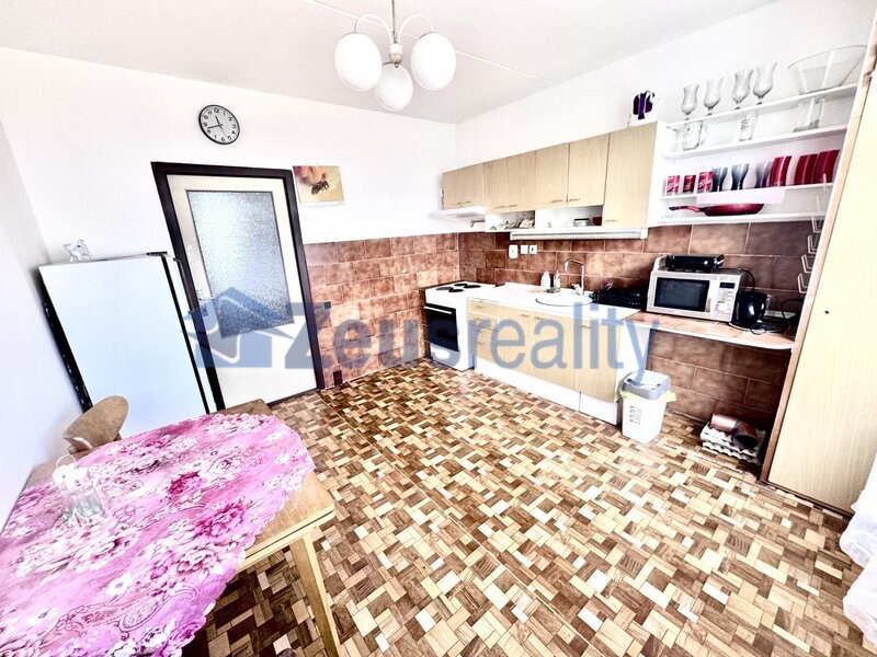 Pokoj v bytě 3+1/komora/Praha 9 /Černý Most/Vybíralova /zařízen/u metra