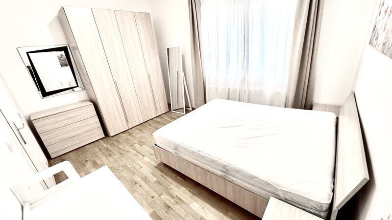 1+1/31m2/terasa/Praha 2/Nové Město/Vyšehradská/po rekonstrukci/zařízen komplet