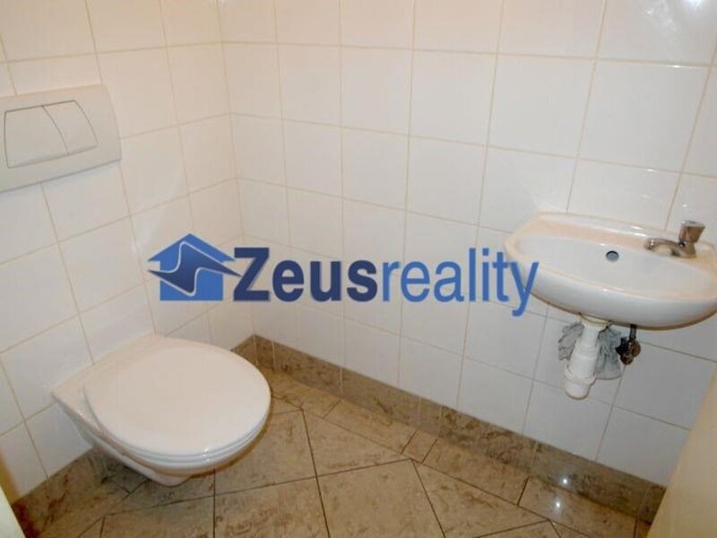 2+1/80m2/Praha 2/Vinohrady/Vinohradská/samostatné pokoje/u metra/zařízen