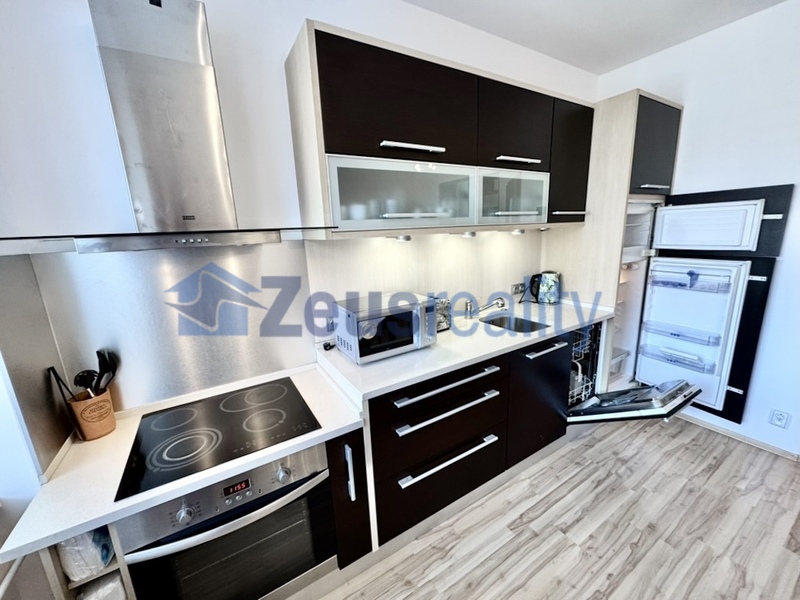 2+KK/balkon/64m2//Praha 3 /Žižkov/Spojovací/zařízen/samostatné pokoje/