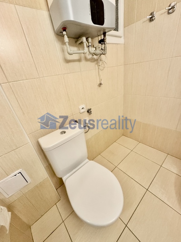 1+1/40m2/komora/Praha 3/Žižkov/Žerotínova/částečně vybaven/po rekonstrukci