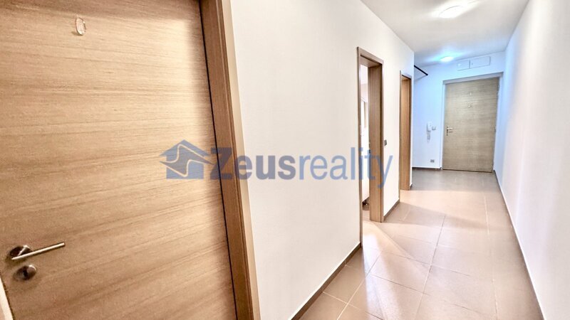 2+1/85m2 + terasa s předzahrádkou 45m2/parkovací stání/Praha 5/Smíchov/Na Popelce/částečně zařízen/