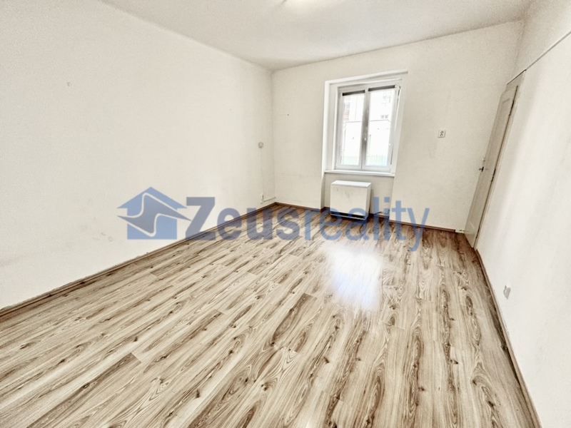 1+KK/27m2/Ronkova/Praha 8/částečně zařízen/