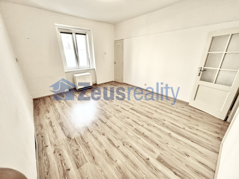 1+KK/27m2/Ronkova/Praha 8/částečně zařízen/