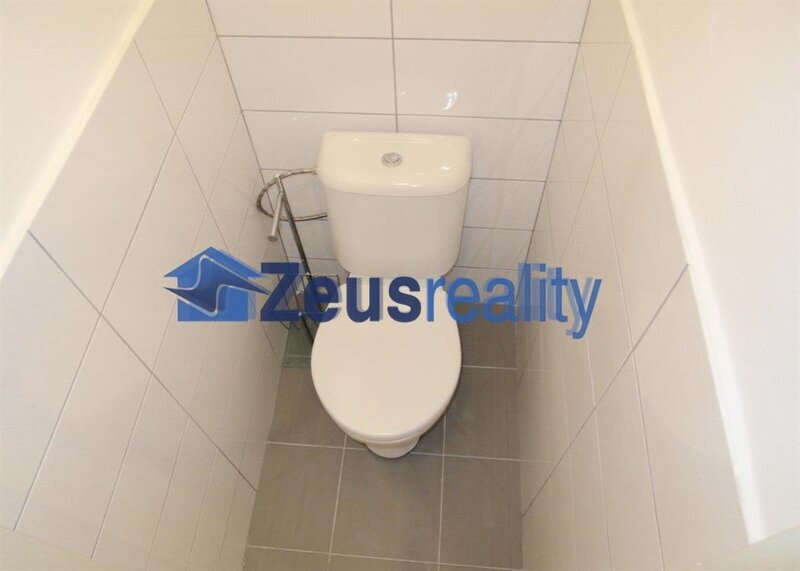 2+KK/2xbalkon/61m2/Praha 5/Hlubočepy/Prosluněná/samostatné pokoje/po rekonstrukci/částečně zařízen