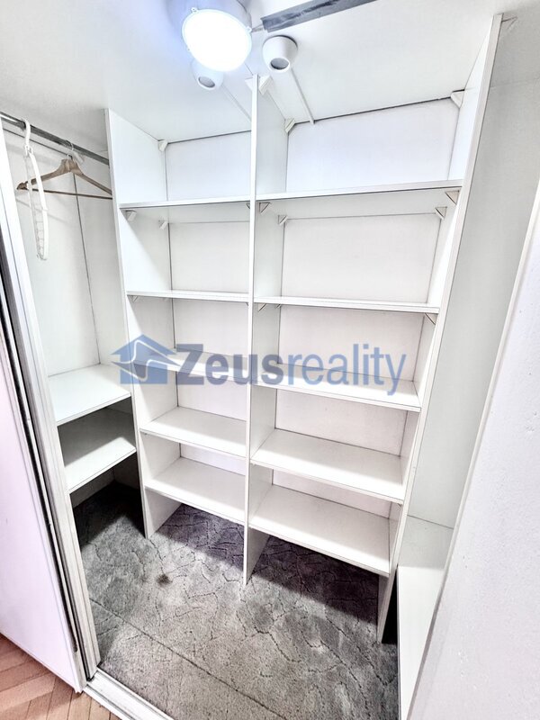 2+KK/48m2/Praha 9/Vysočany/Mlékárenská/po rekonstrukci/u metra/částečně zařízen/