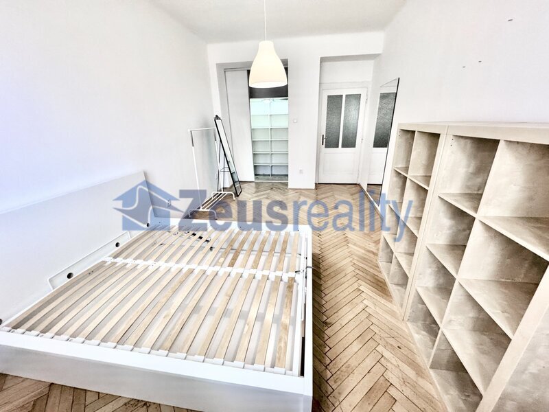 2+KK/48m2/Praha 9/Vysočany/Mlékárenská/po rekonstrukci/u metra/částečně zařízen/