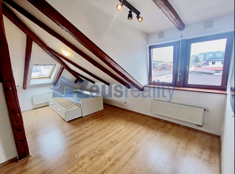3+KK/90m2/Klapkova/Praha 8/Kobylisy/částečně vybaven