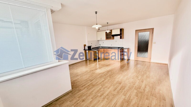1+kk/balkon/45m2/Praha 5/Stodůlky/Melodická/zařízen částečně/u metra/garážové