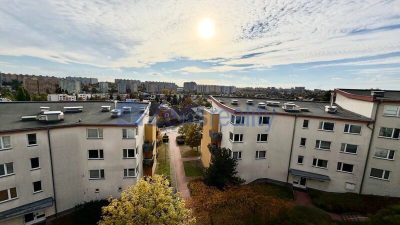 1+kk/balkon/45m2/Praha 5/Stodůlky/Melodická/zařízen částečně/u metra/garážové