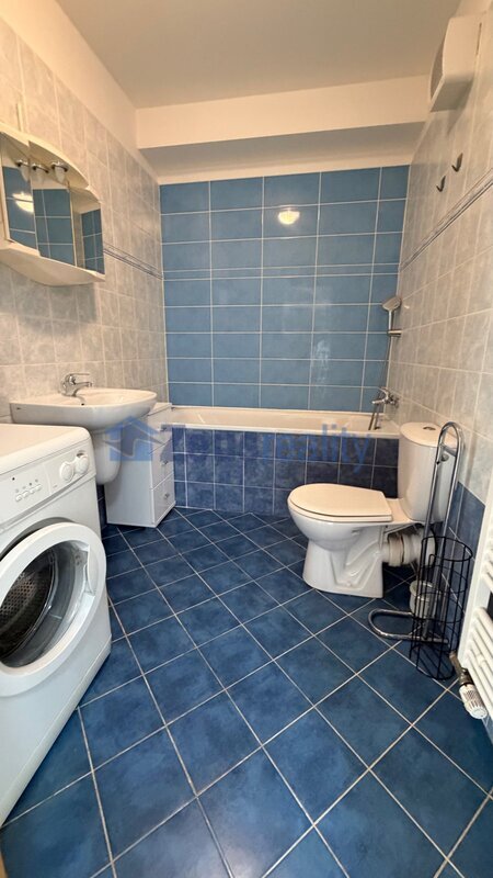 1+kk/balkon/45m2/Praha 5/Stodůlky/Melodická/zařízen částečně/u metra/garážové