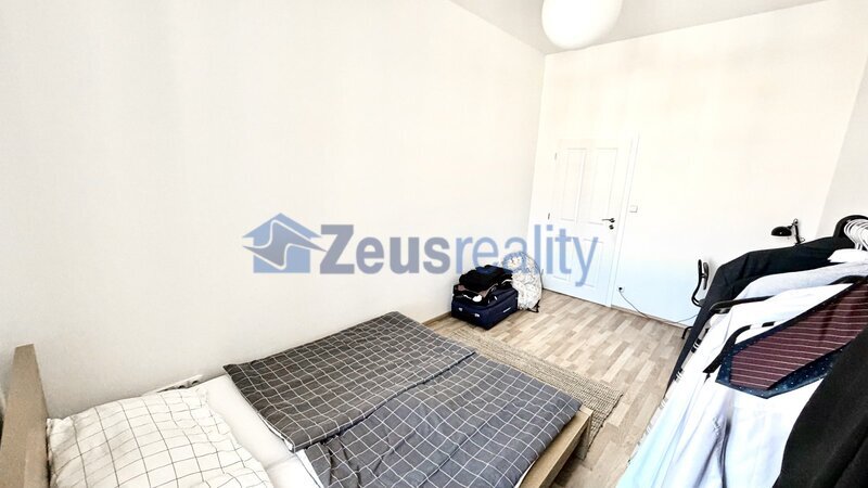 3+KK/58m2/Nové Město/Na slupi/Praha 2/částečně zařízen/po rekonstrukci