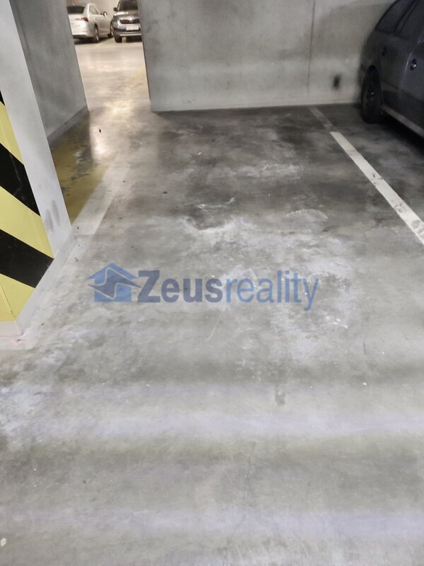 Garážové stání/18m2/Praha 9/Vysočany/Ocelářská/