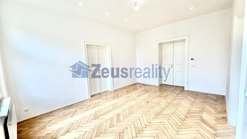 3+1/komora/119m2/Praha 1/Nové Město/Pštrossova/po rekonstrukci/částečně vybaven/